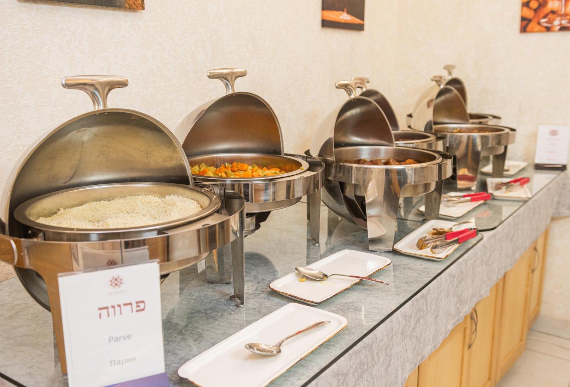 Hoshen Hotel Umanʼ Dış mekan fotoğraf