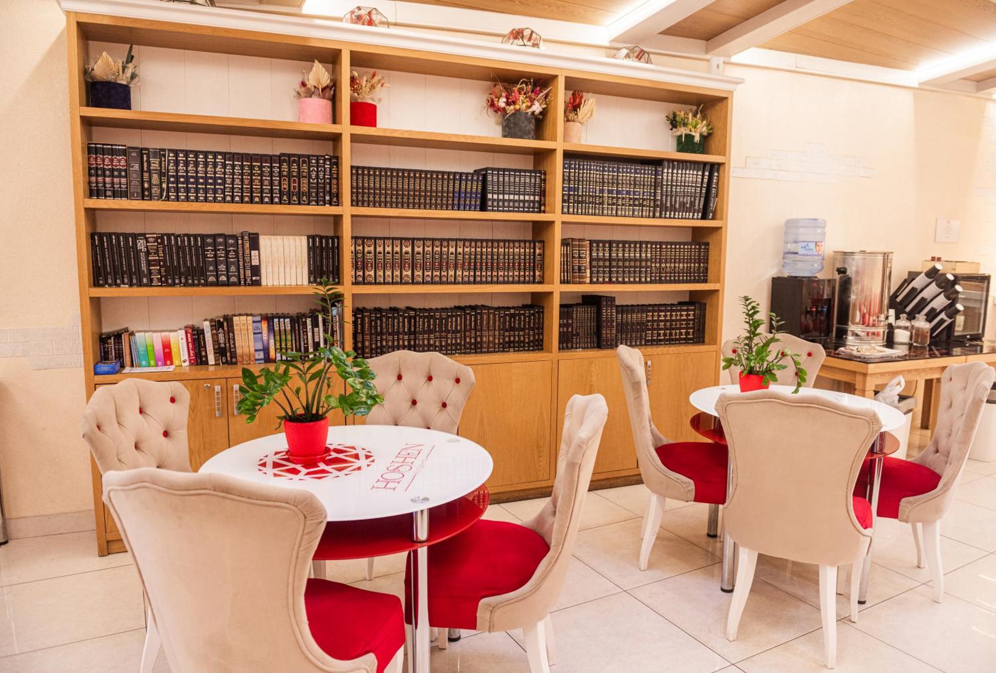 Hoshen Hotel Umanʼ Dış mekan fotoğraf