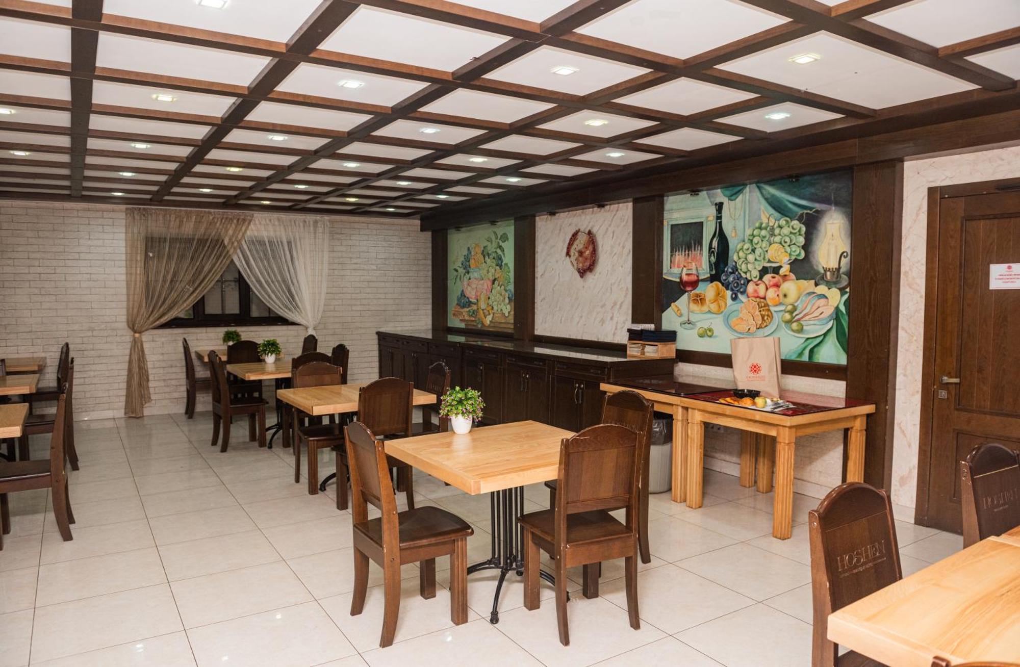 Hoshen Hotel Umanʼ Dış mekan fotoğraf