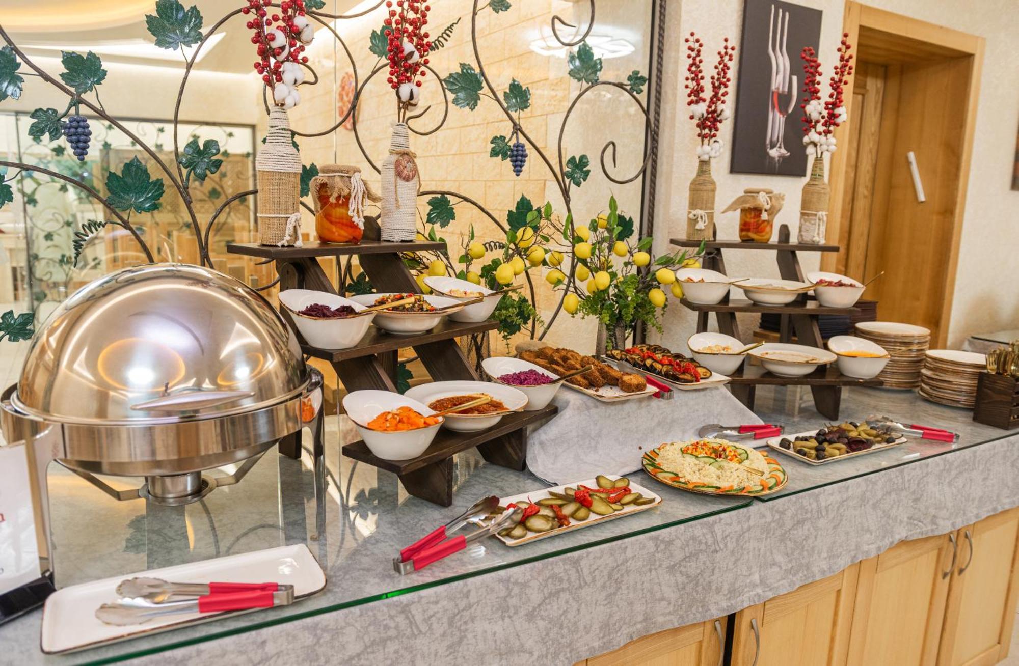 Hoshen Hotel Umanʼ Dış mekan fotoğraf