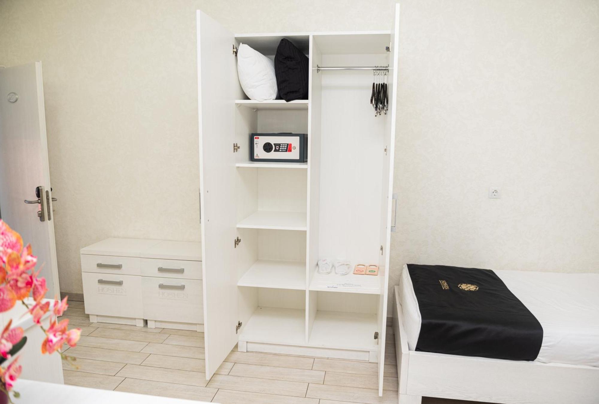 Hoshen Hotel Umanʼ Dış mekan fotoğraf