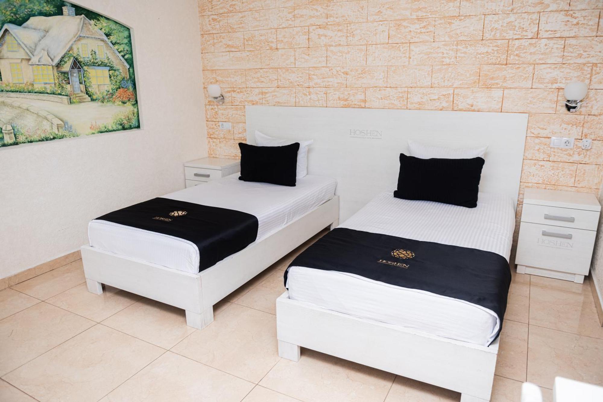 Hoshen Hotel Umanʼ Dış mekan fotoğraf